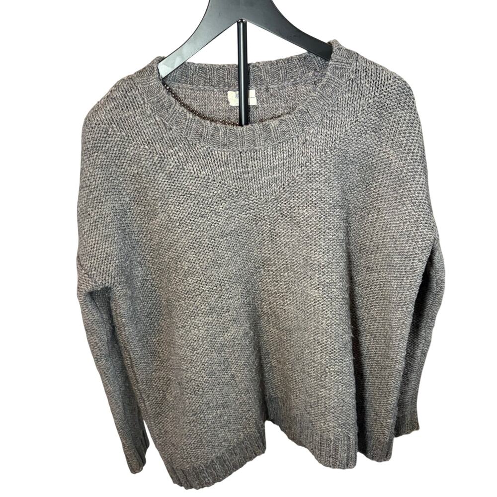 Wallace J Crew Womens gray crewneck sweater.  Size S. ski lodge, wool blend